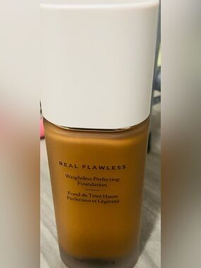 Laura MercierWeightless Perfecting Foundation - 5C1 Sepia